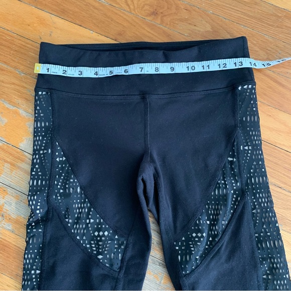 Alo yoga capri laser cut leggings black - Picture 4 of 9